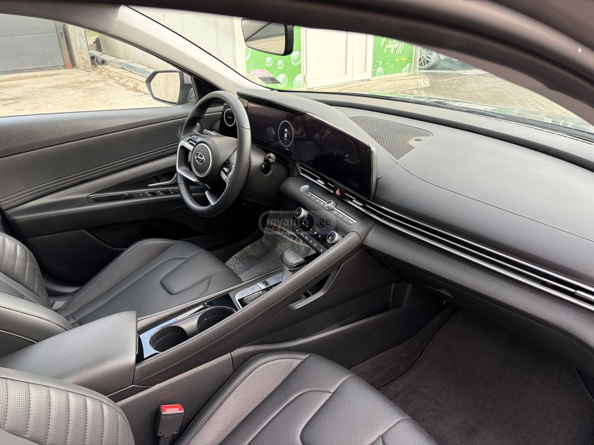 Hyundai Elantra - фото 8