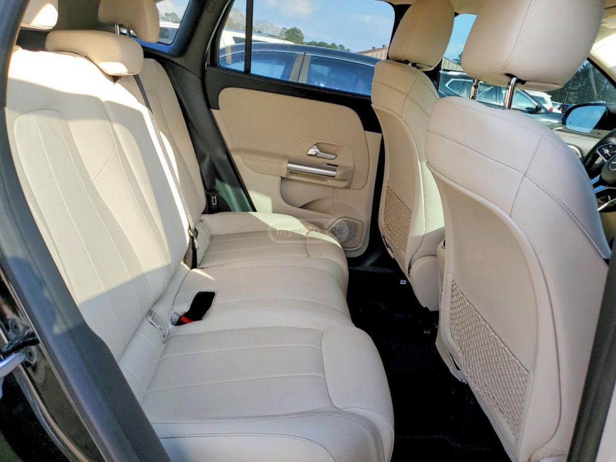 Mercedes-Benz GLA 250 - фото 11