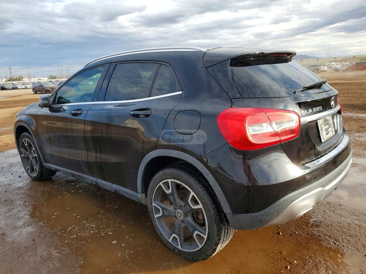 Mercedes-Benz GLA 250 - фото 2