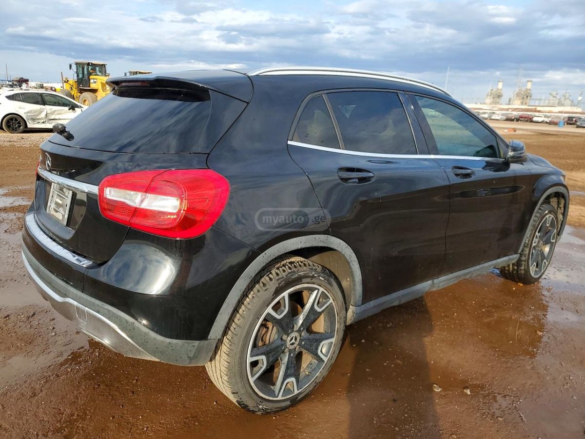Mercedes-Benz GLA 250 - фото 3