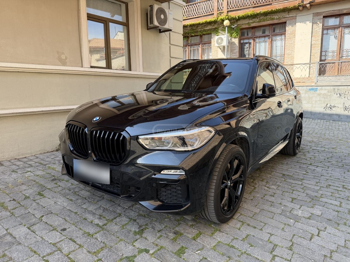 BMW X5 - фото 1