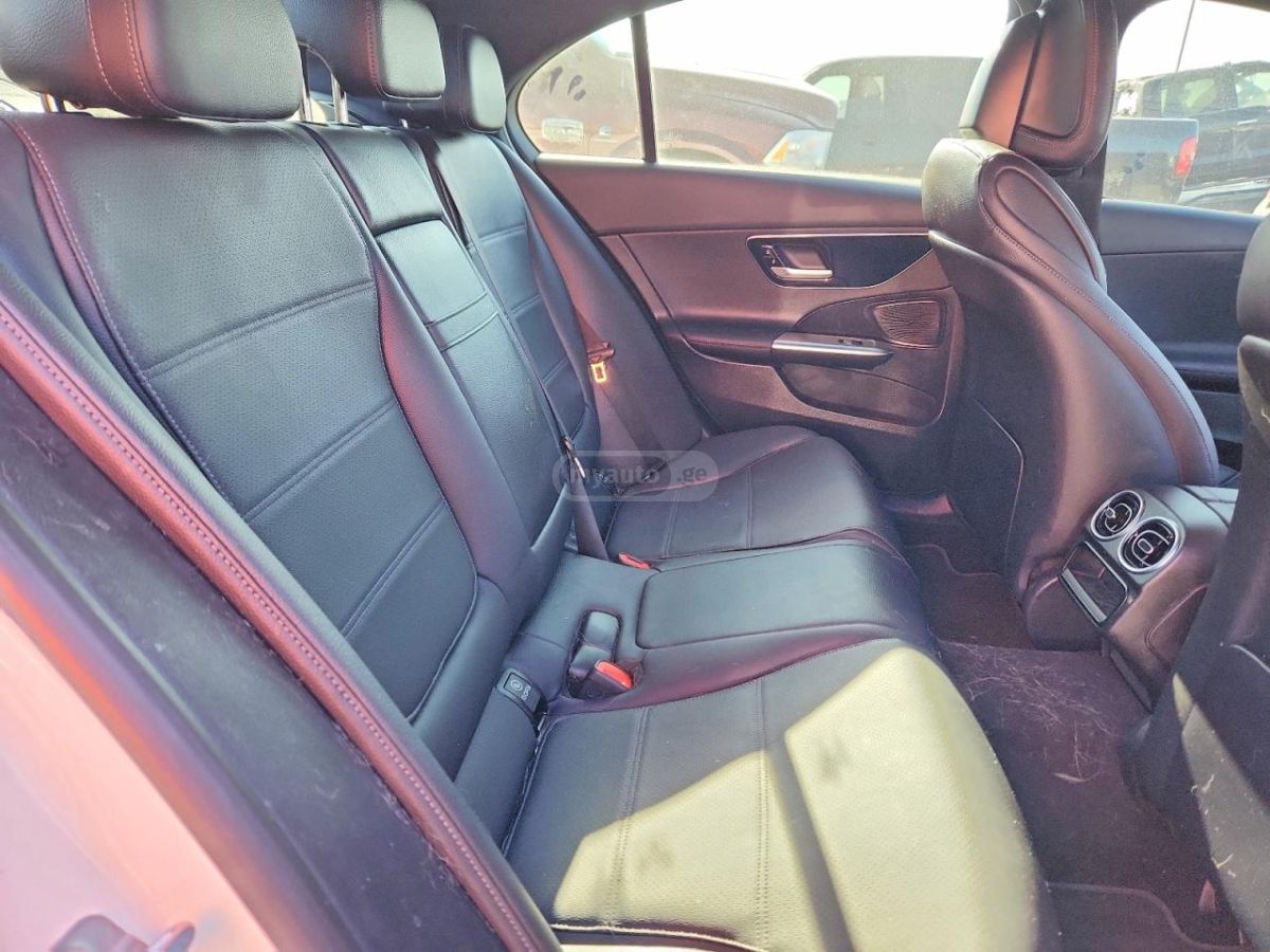 Mercedes-Benz C 30 AMG 2024 — миниатюра 10