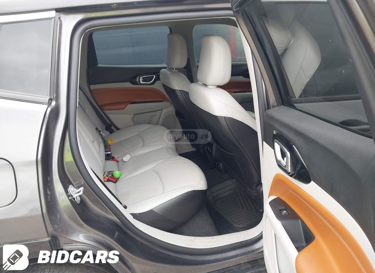 Jeep Limited 4dr 4x4 Automatic — миниатюра 6