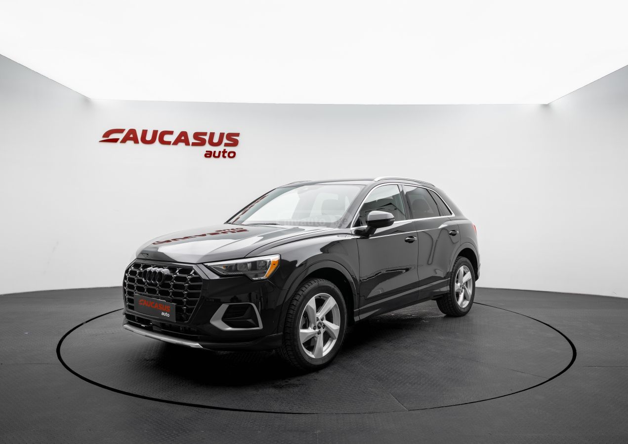 Audi Q3 - фото 1