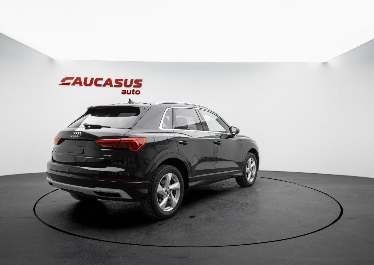 Audi Q3 - фото 4