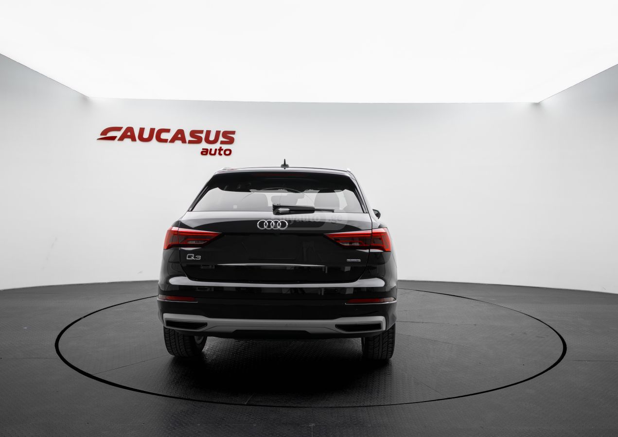 Audi Q3 - фото 5