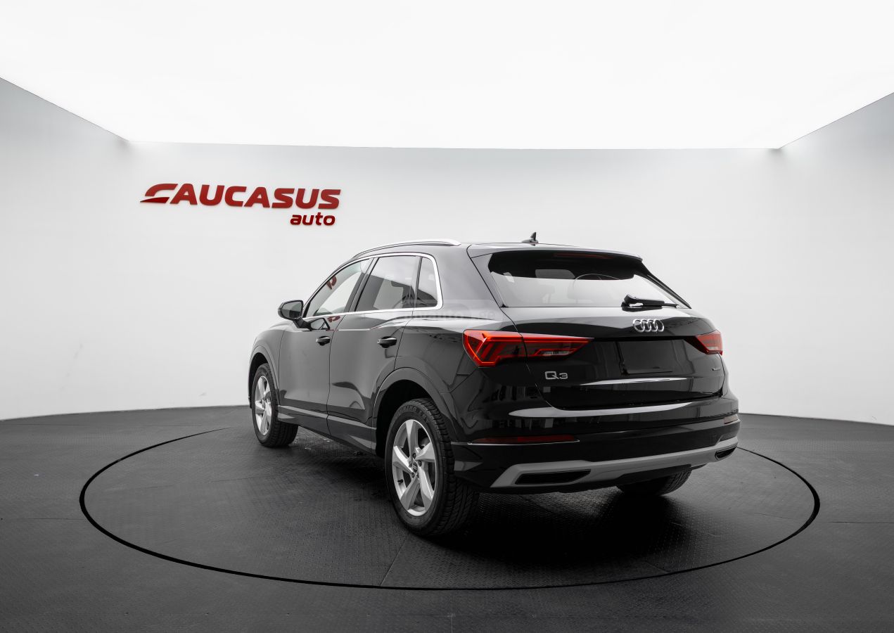 Audi Q3 - фото 6