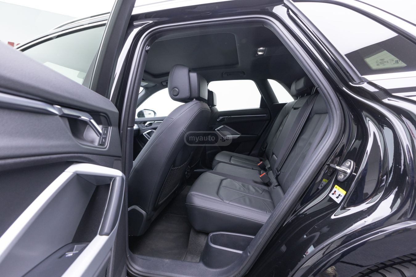 Audi Q3 - фото 7