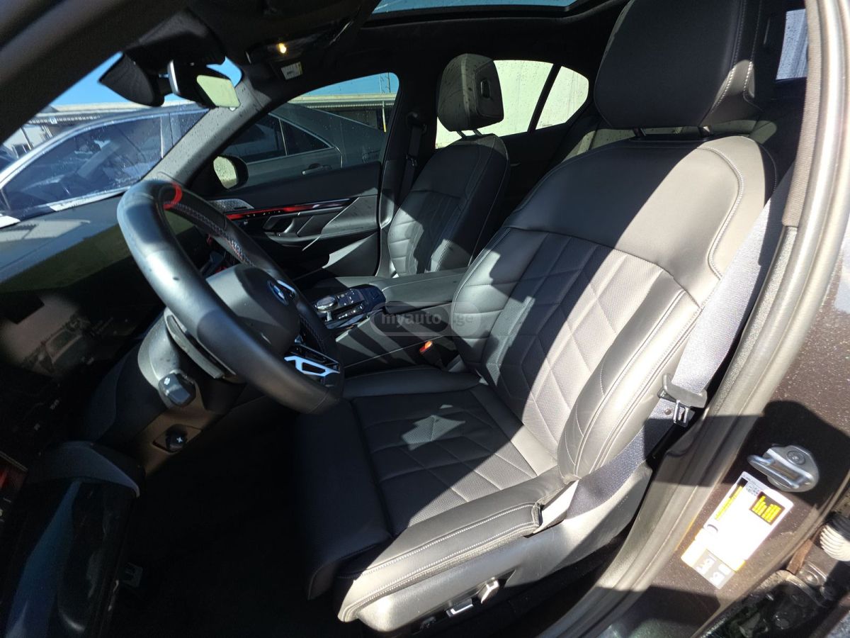 BMW I7 - фото 11