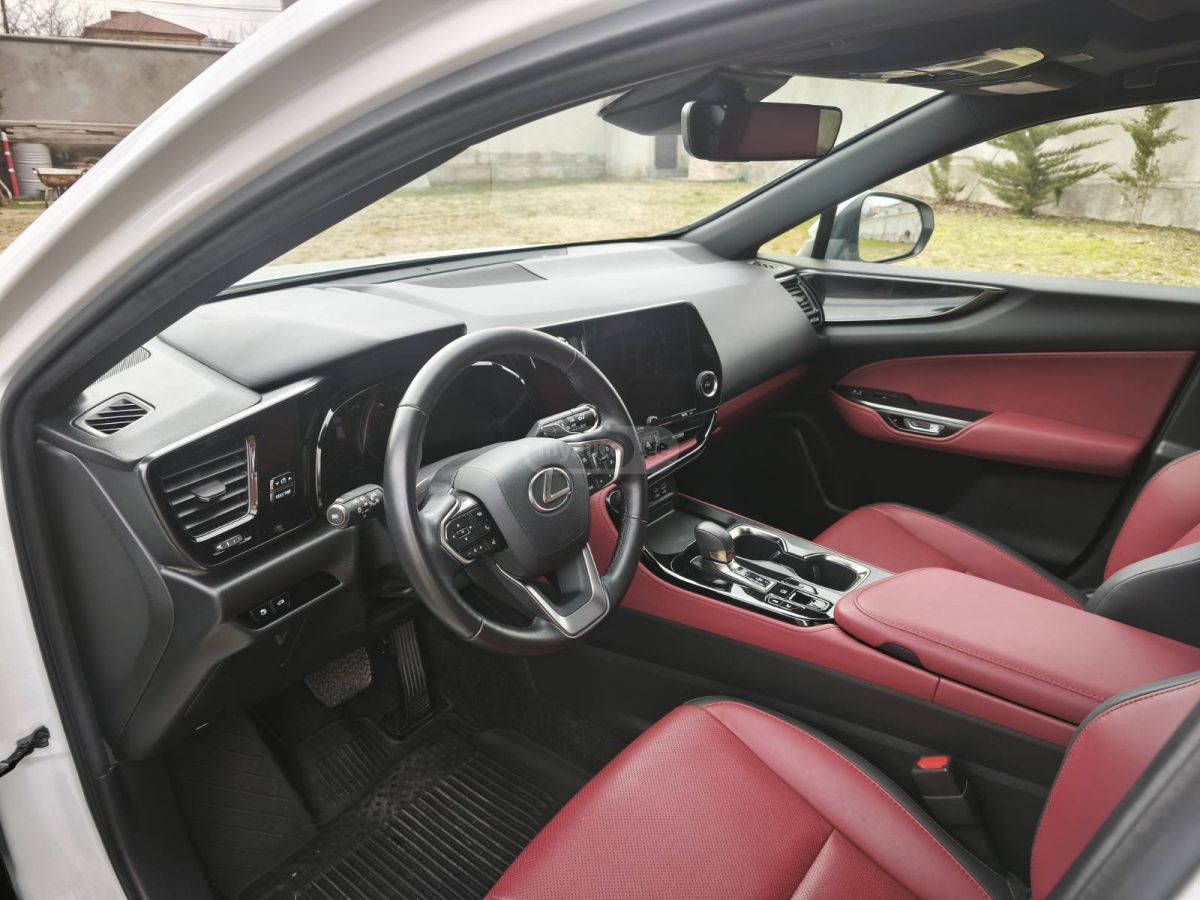 Lexus Luxury 4dr All-Wheel Drive Aut — миниатюра 3