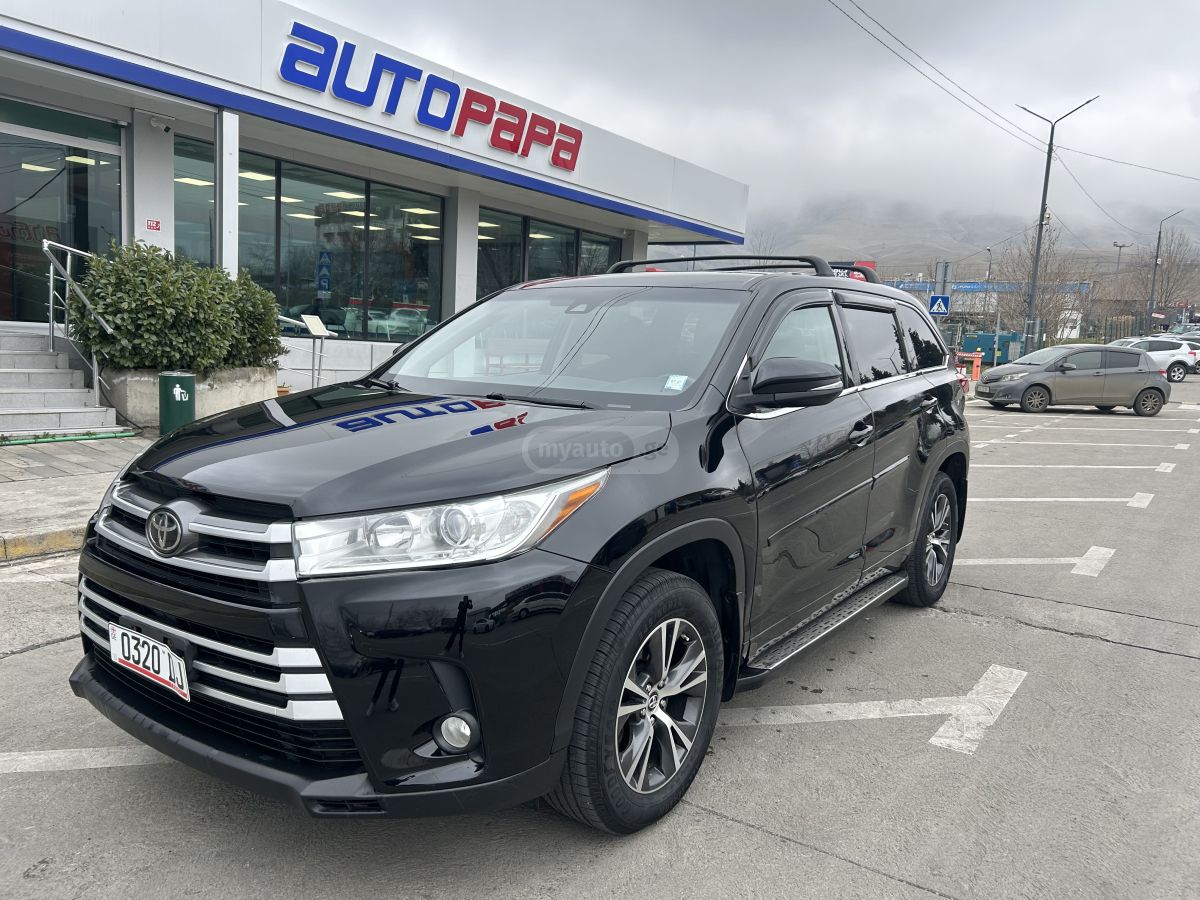 Toyota Highlander - фото 1