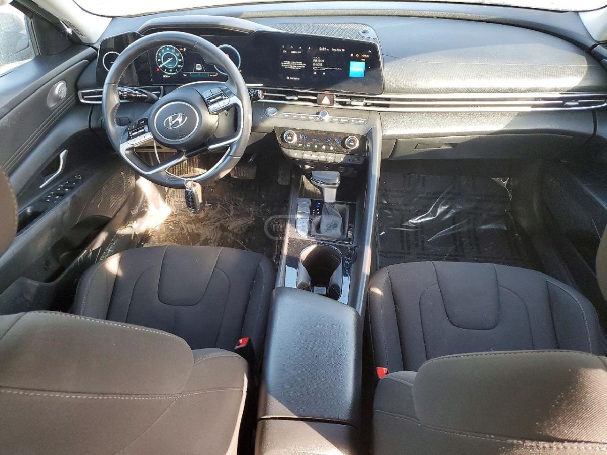 Hyundai Elantra - фото 7