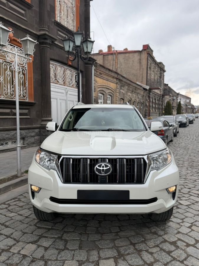 Toyota Land Cruiser Prado - фото 2