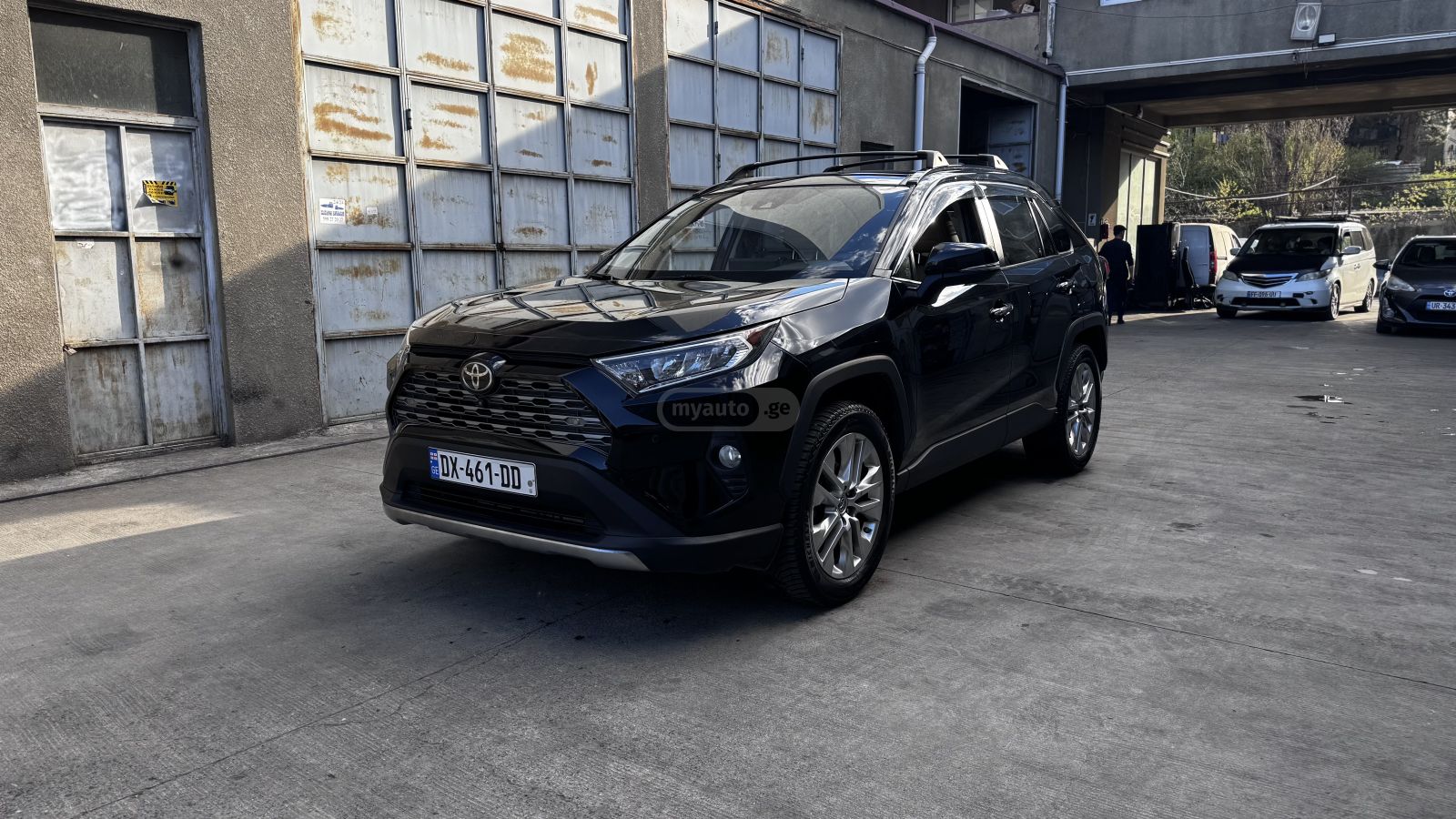 Toyota RAV 4 - фото 1