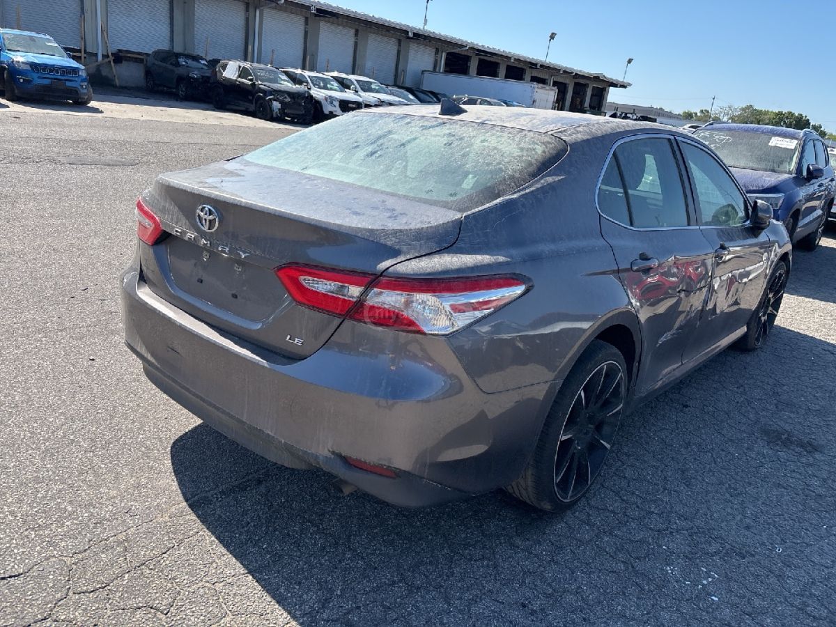 Toyota Camry - фото 6