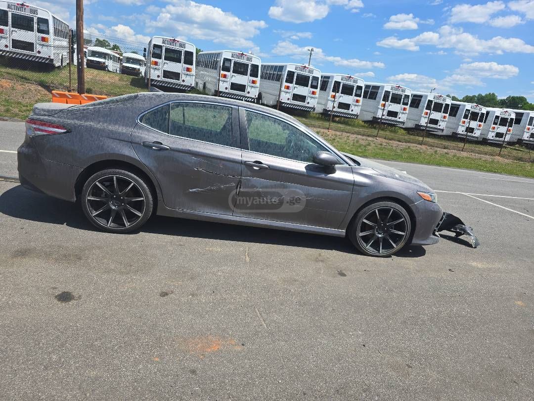 Toyota Camry - фото 7