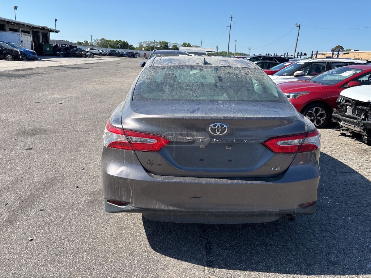 Toyota Camry - фото 8