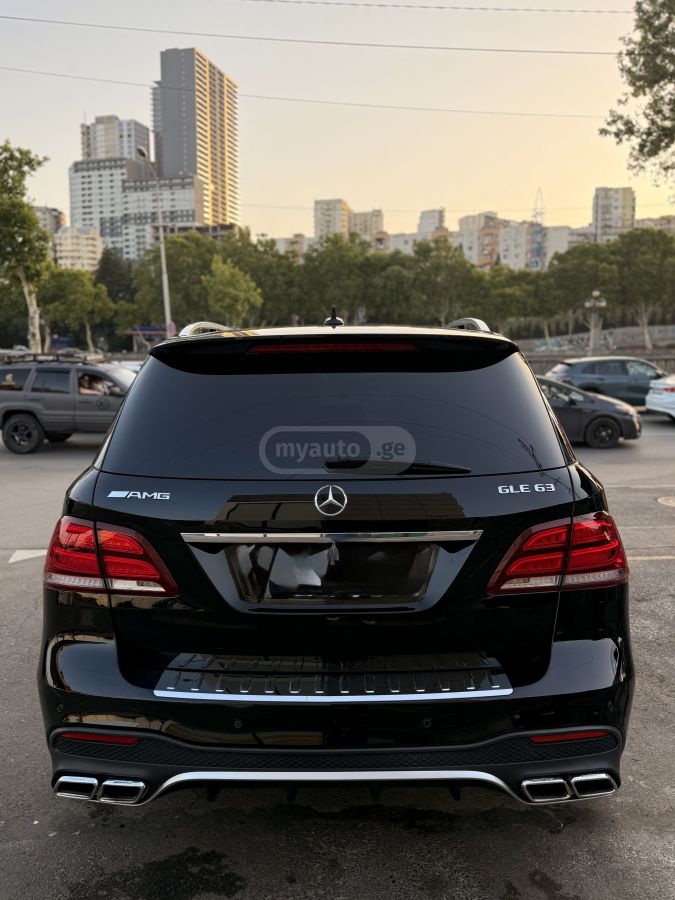Mercedes-Benz GLE 350 - фото 11