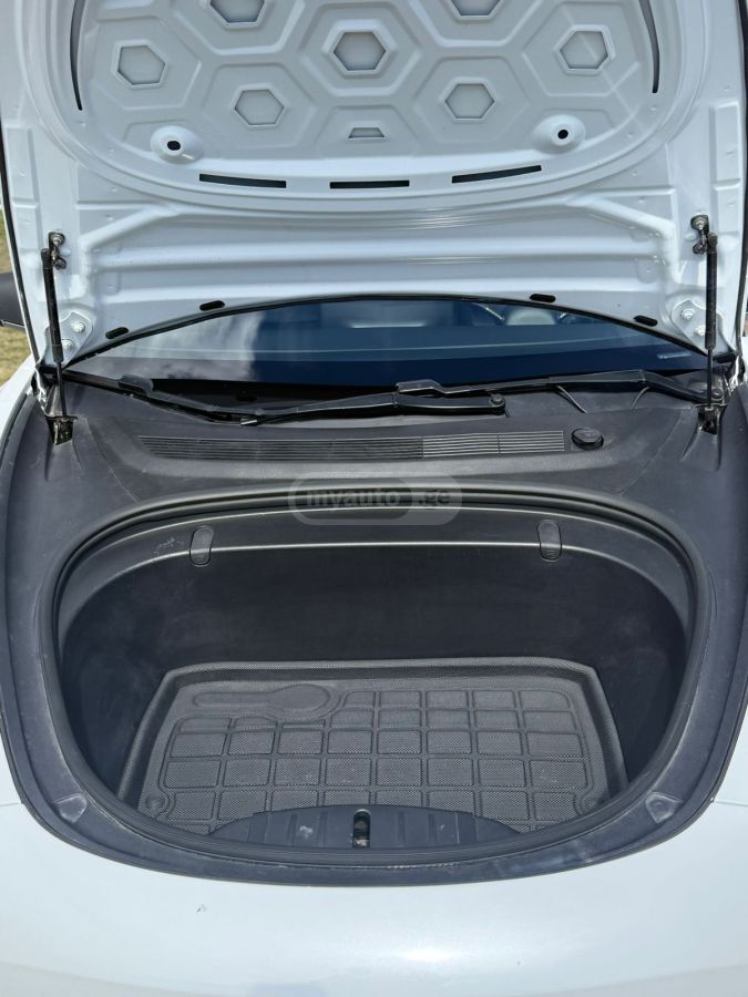 Tesla Model 3 - фото 12