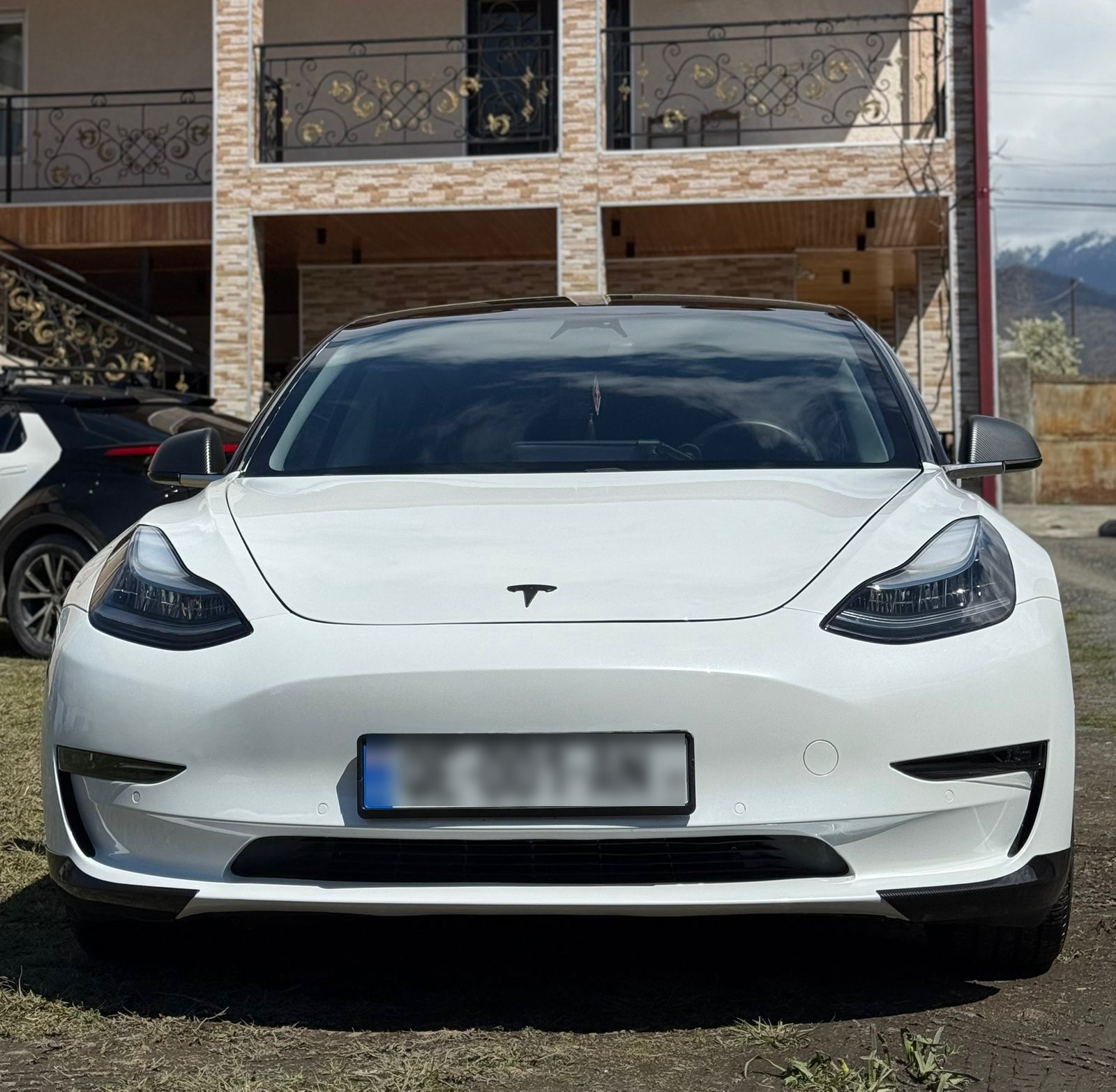 Tesla Model 3 - фото 2