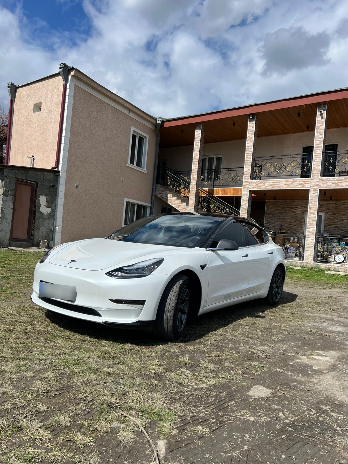 Tesla Model 3 - фото 4