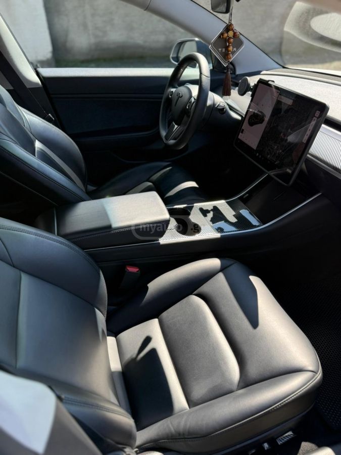 Tesla Model 3 - фото 9