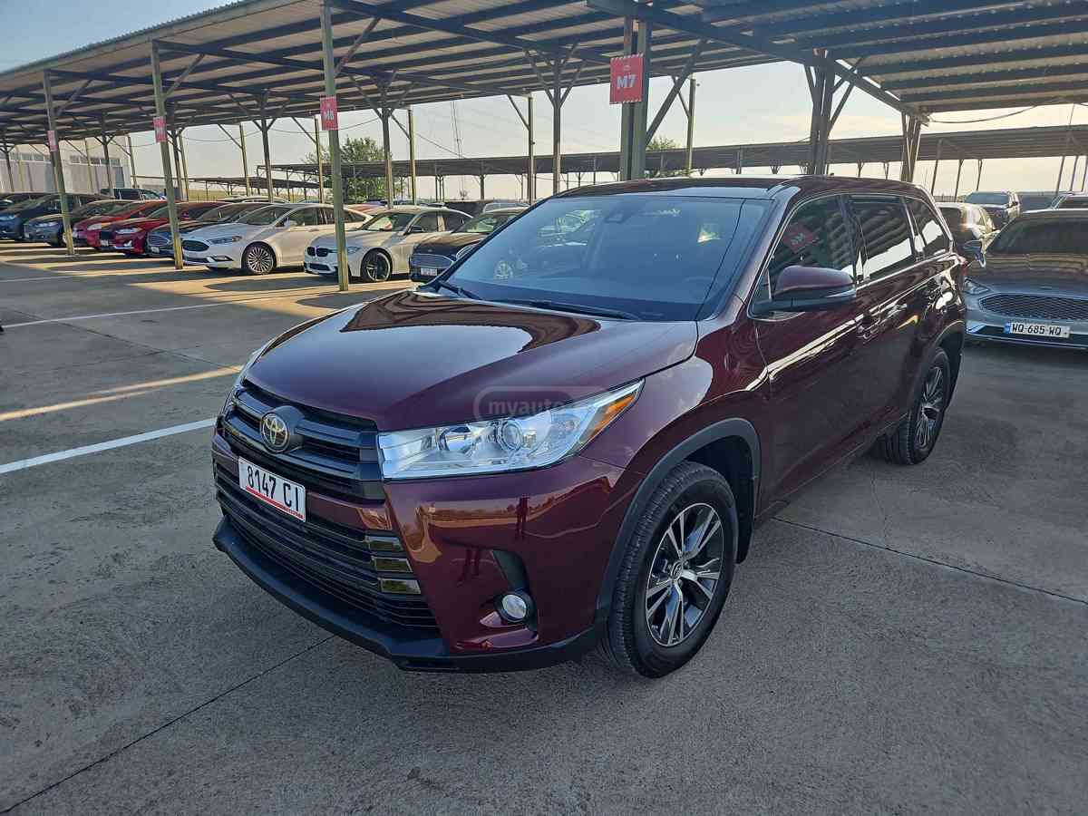 Toyota Highlander - фото 1