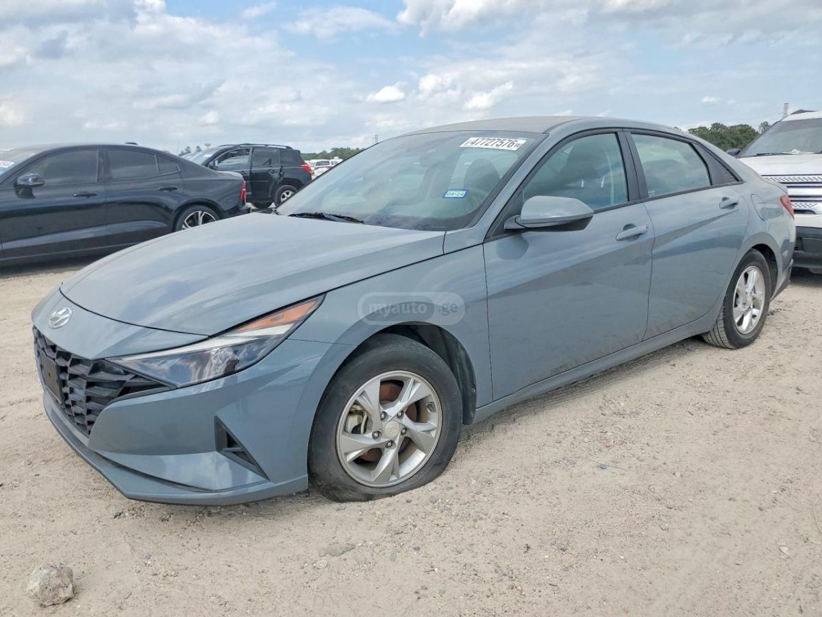 Hyundai Elantra - фото 1