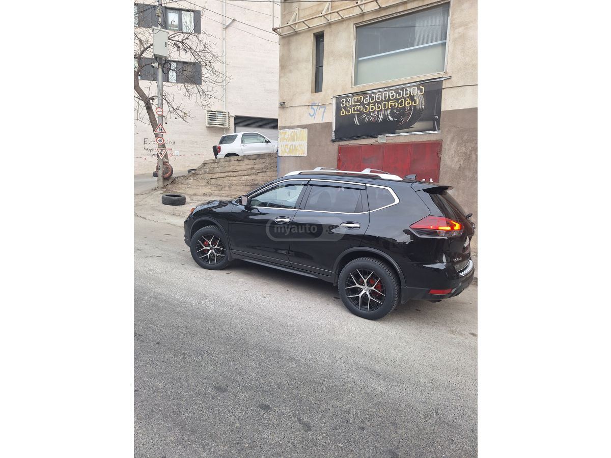 Nissan Rogue - фото 1