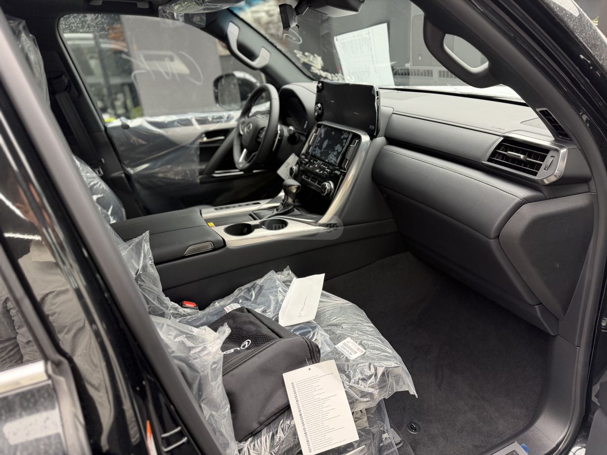 Lexus LX 500 - фото 13