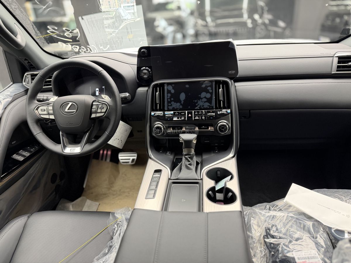 Lexus LX 500 - фото 9