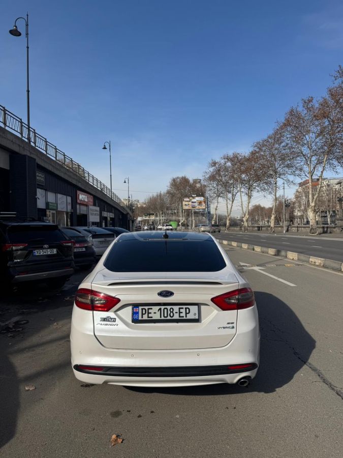 Ford Fusion - фото 4