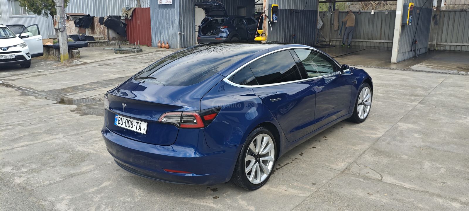 Tesla Model 3 - фото 4