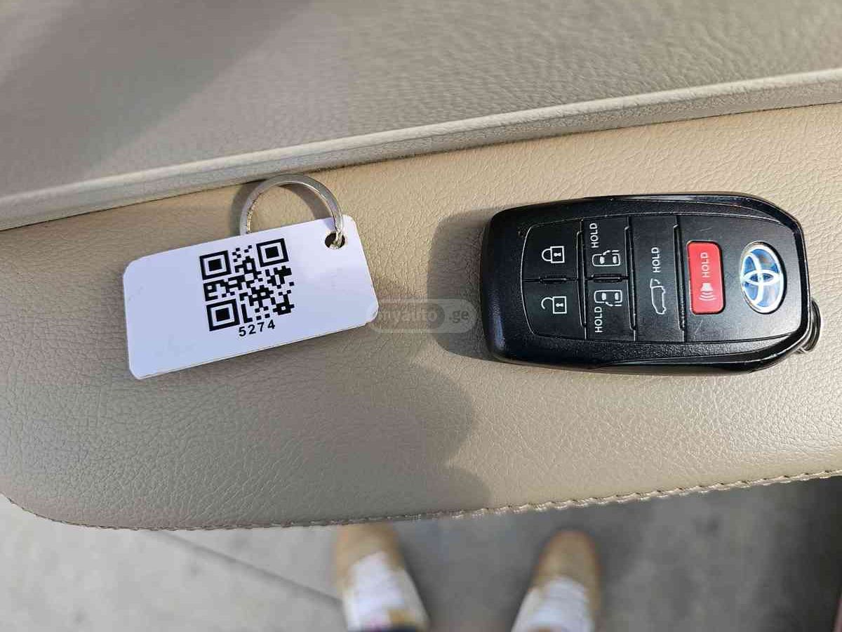 Toyota Sienna - фото 11