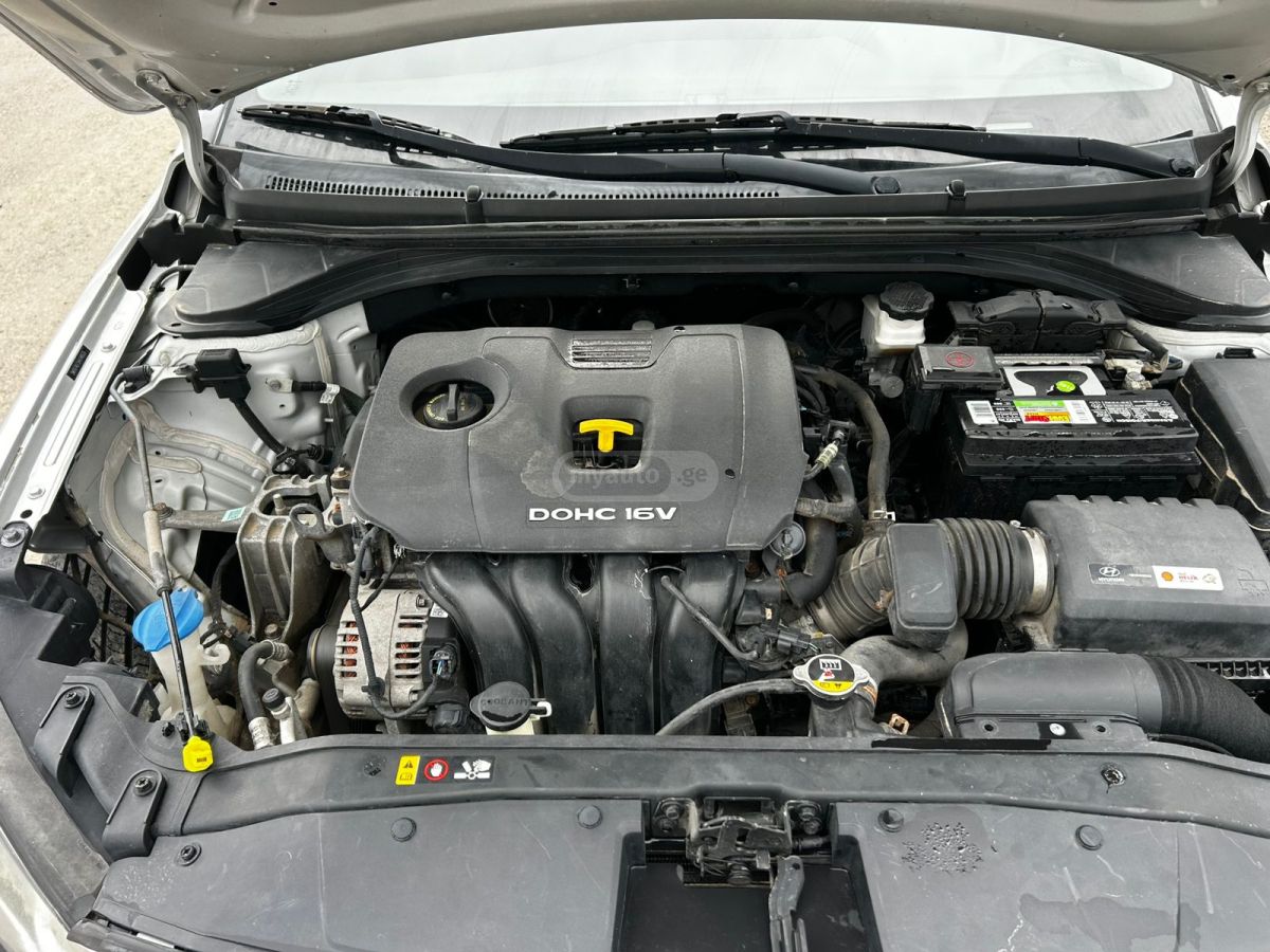 Hyundai Elantra - фото 13