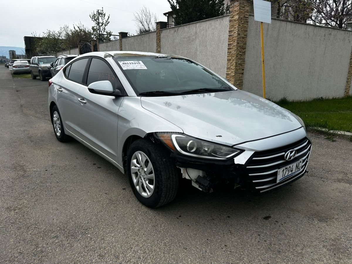 Hyundai Elantra - фото 2