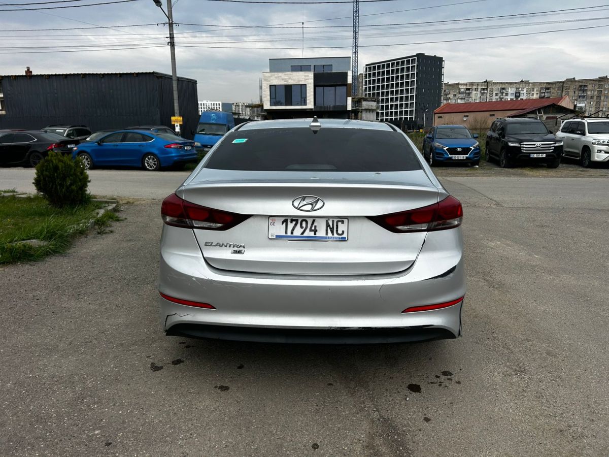 Hyundai Elantra - фото 8