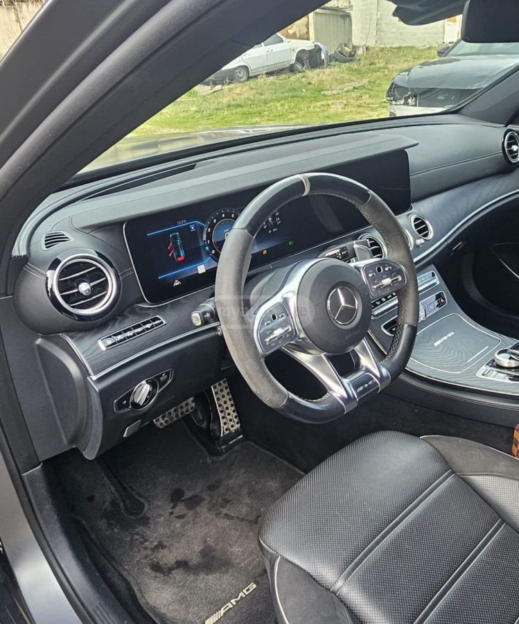 Mercedes-Benz E 63 AMG - фото 12