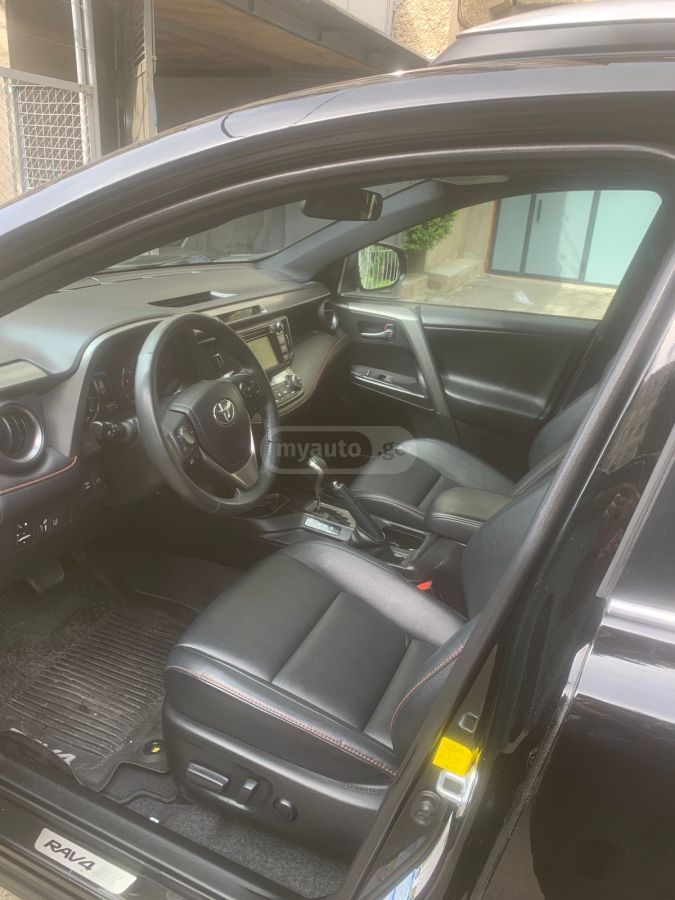 Toyota RAV 4 - фото 2