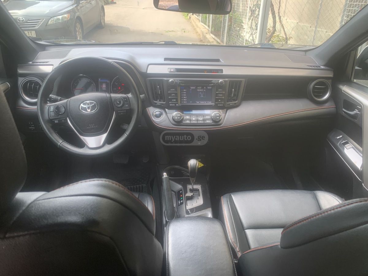 Toyota RAV 4 - фото 3