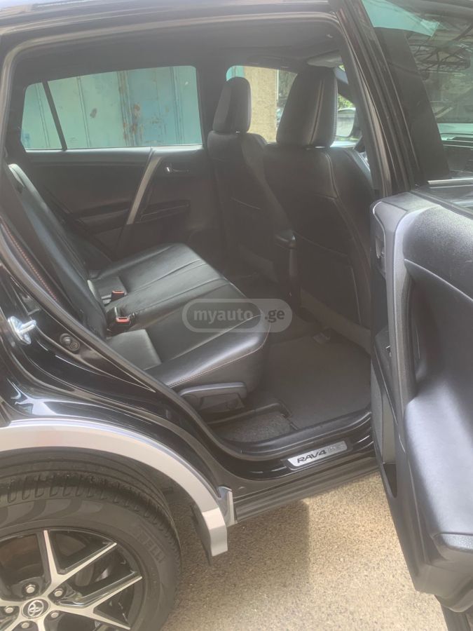 Toyota RAV 4 - фото 9