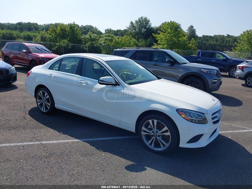 Mercedes-Benz C 300 - фото 1