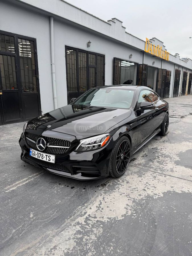 Mercedes-Benz C 300 - фото 1