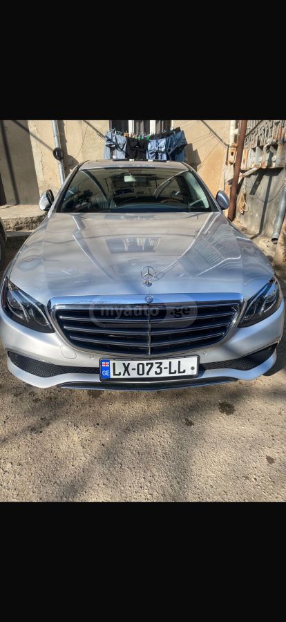 Mercedes-Benz E 300 - фото 5