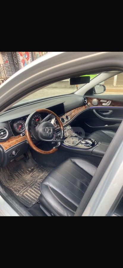 Mercedes-Benz E 300 - фото 7