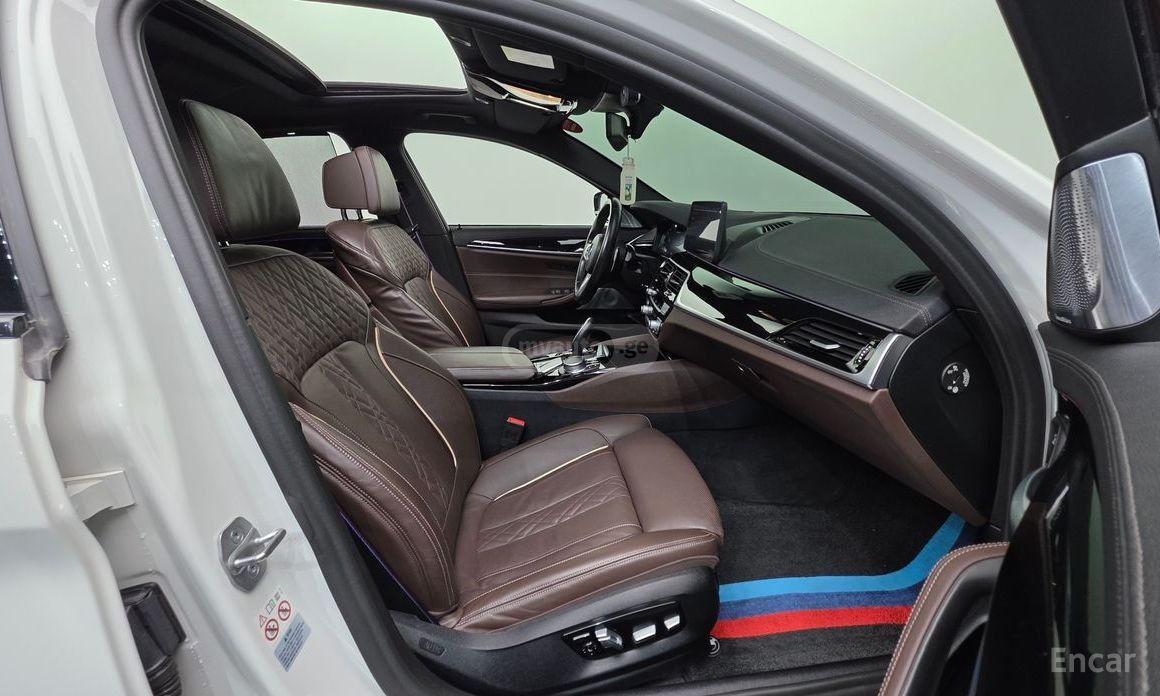 BMW M550 i xDrive 4dr All-Wheel Drive S 2022 — миниатюра 10