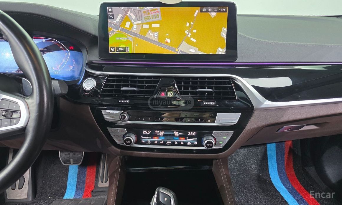 BMW M550 i xDrive 4dr All-Wheel Drive S 2022 — миниатюра 15