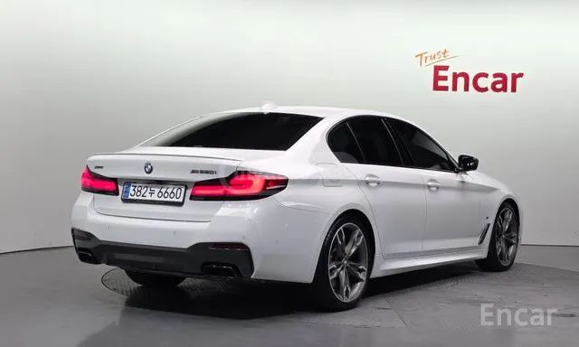 BMW M550 i xDrive 4dr All-Wheel Drive S 2022 — миниатюра 2