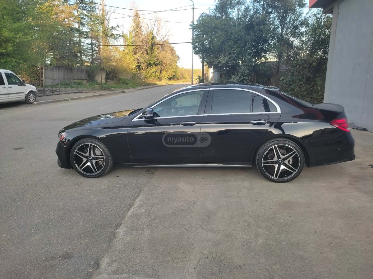 Mercedes-Benz E 300 - фото 2