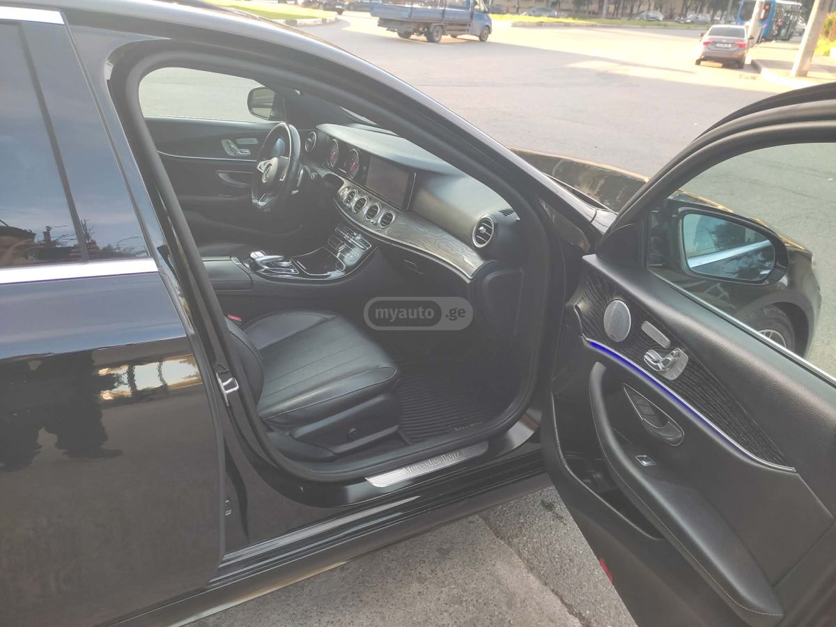 Mercedes-Benz E 300 - фото 7